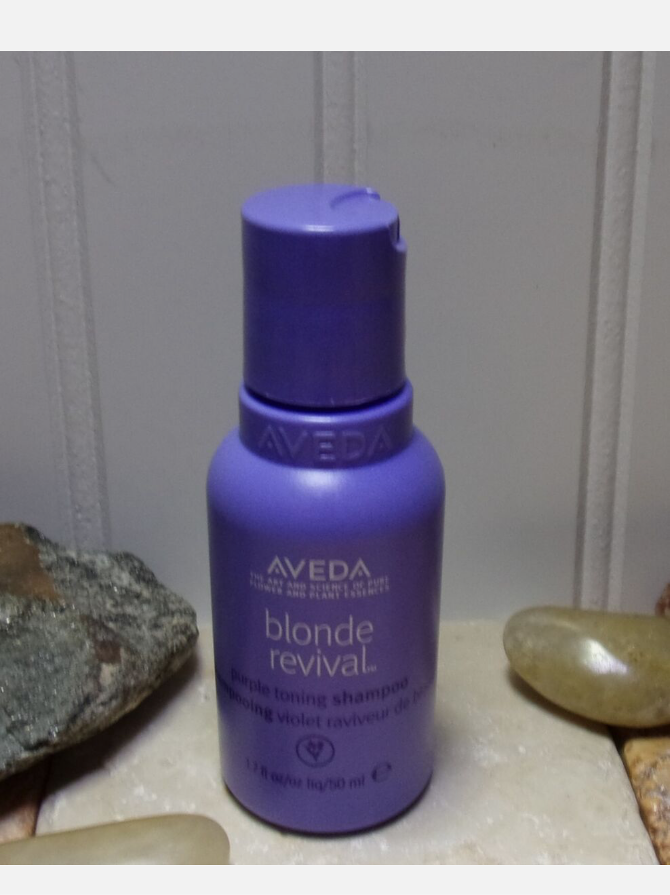 Aveda blonde revival purple toning shampoo