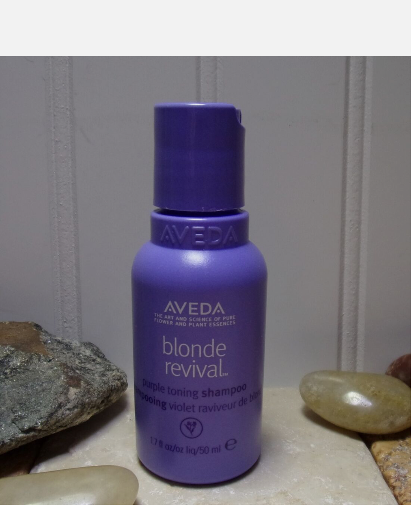 Aveda blonde revival purple toning shampoo