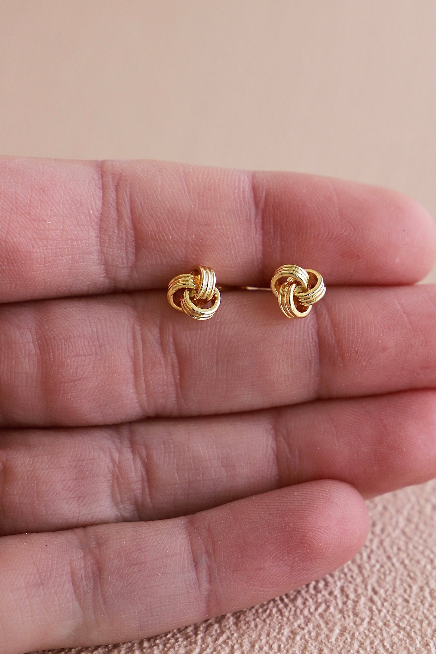 KNOT STUDS