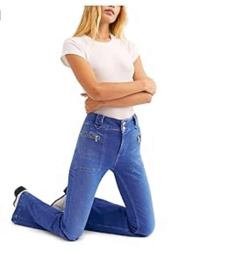 Free People Women's Layla Flared Leg Jeans in Farrah Blue Size 30