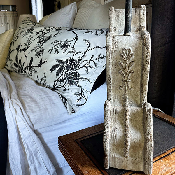 Distressed Chunky Corbel Vintage Table Lamp
