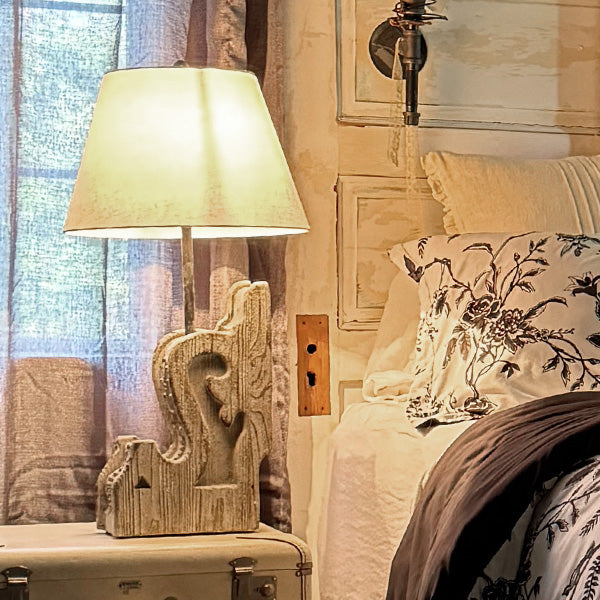 Distressed Chunky Corbel Vintage Table Lamp