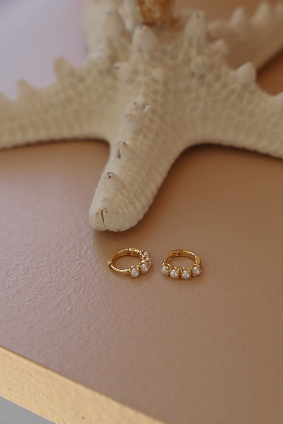 MINI PEARL HOOPS