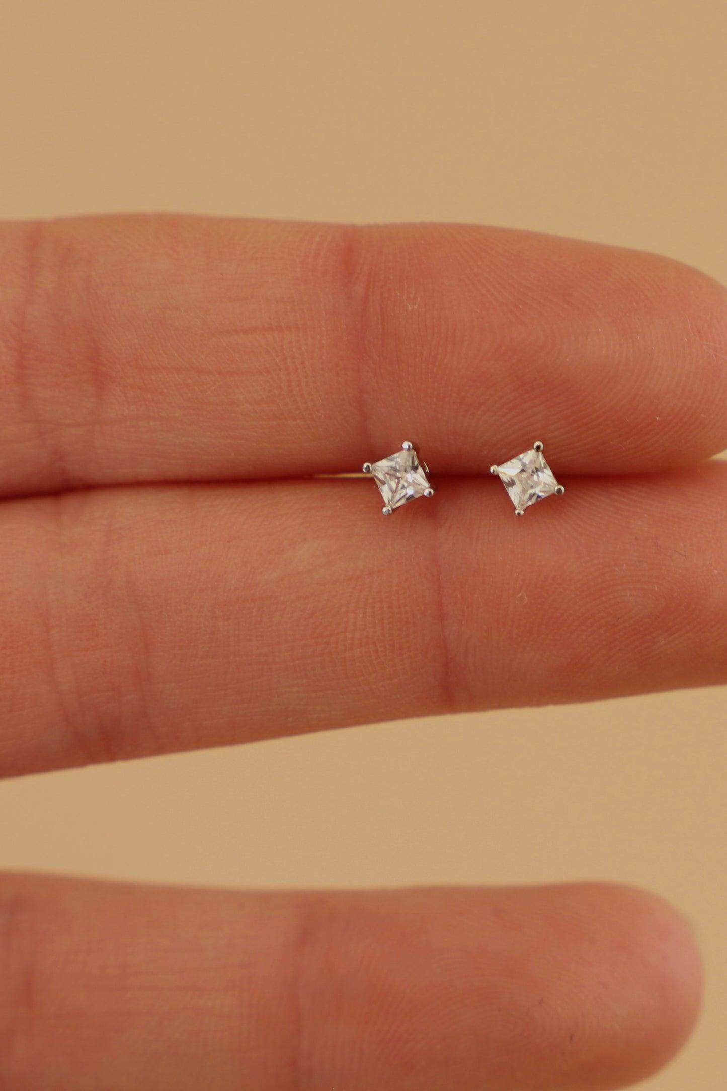 SILVER SQUARE CZ STUD