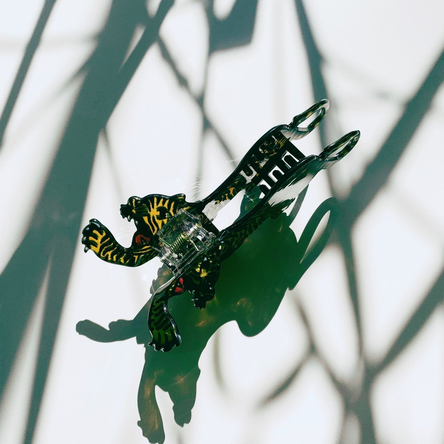 "Attack" Style Tiger Hair Clip | Claw Clip in Velvet Travel Bag