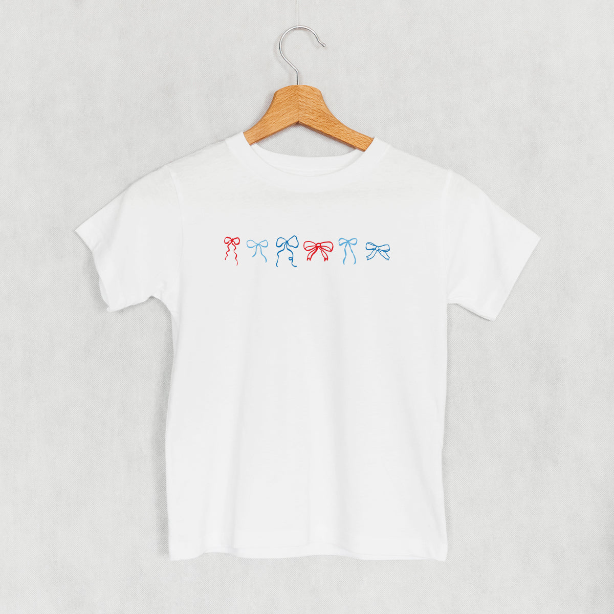 Red And Blue Ribbons (Kids)