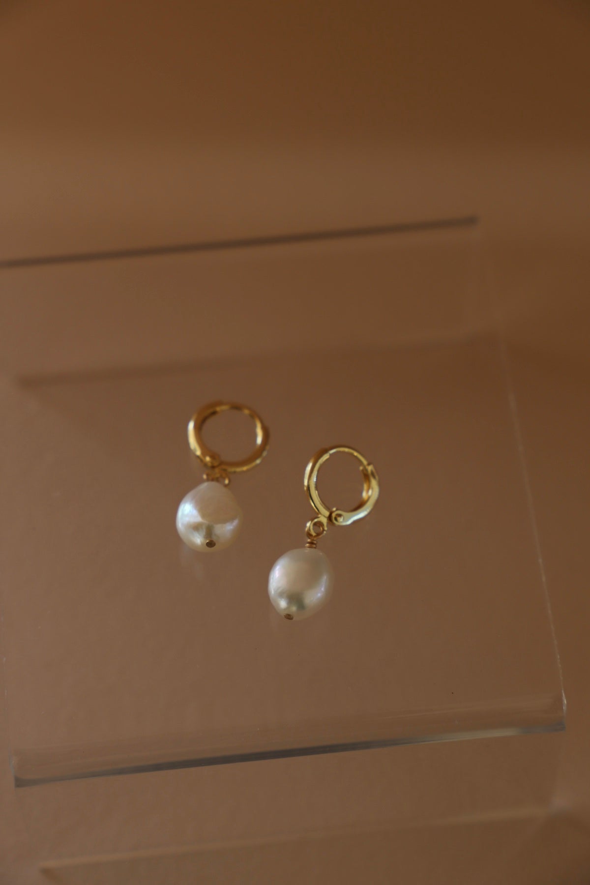 KESHI PEARL NUGGET HUGGIES