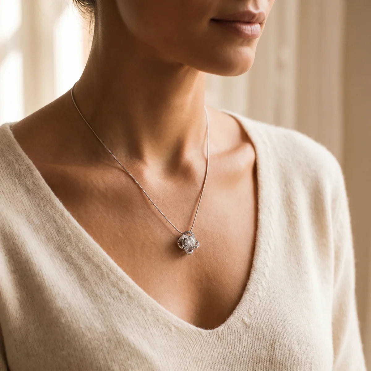 Celtic Knot™ Pendant — 18K White Gold | Diamond