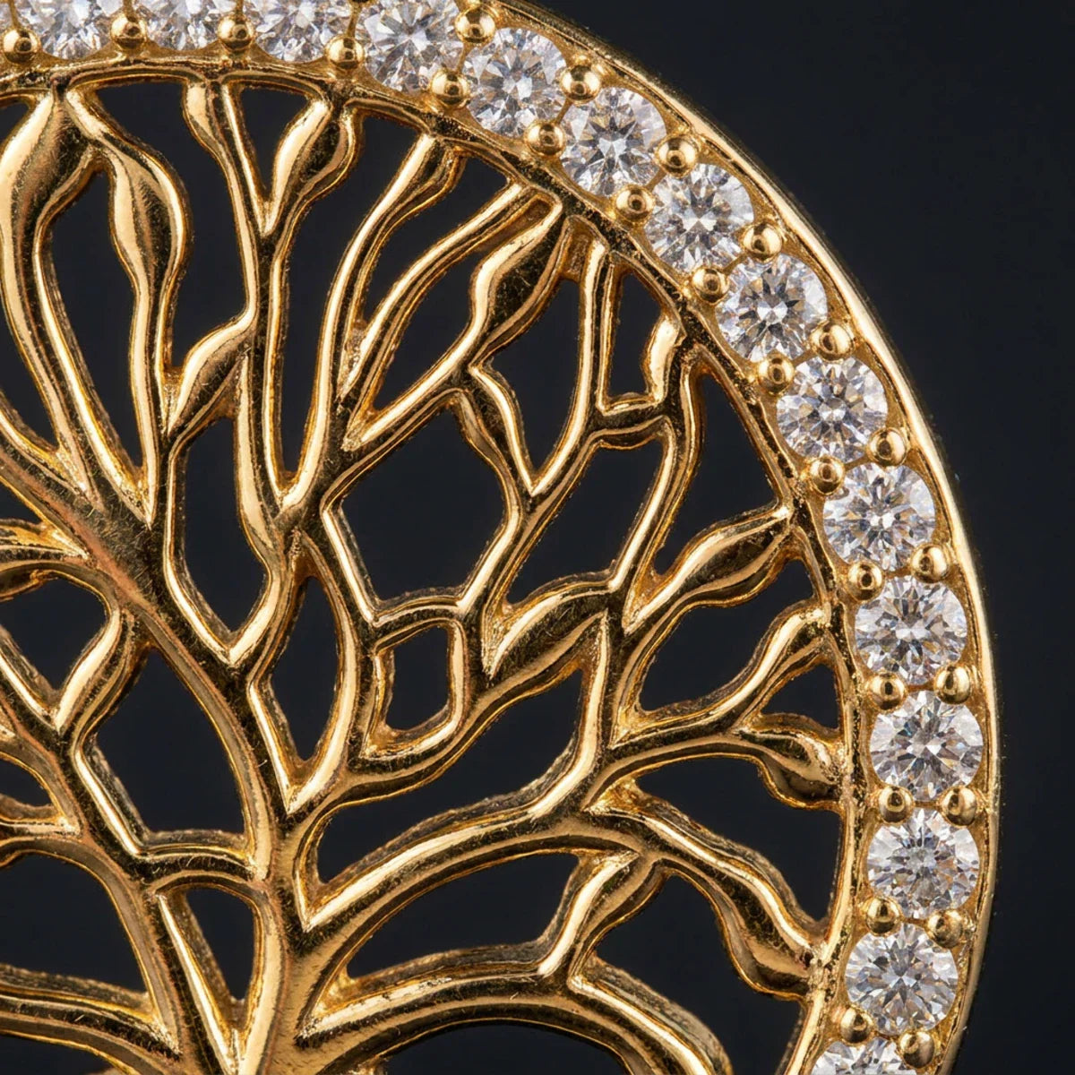 Tree of Life™ Pendant — 18K Yellow Gold | Diamond