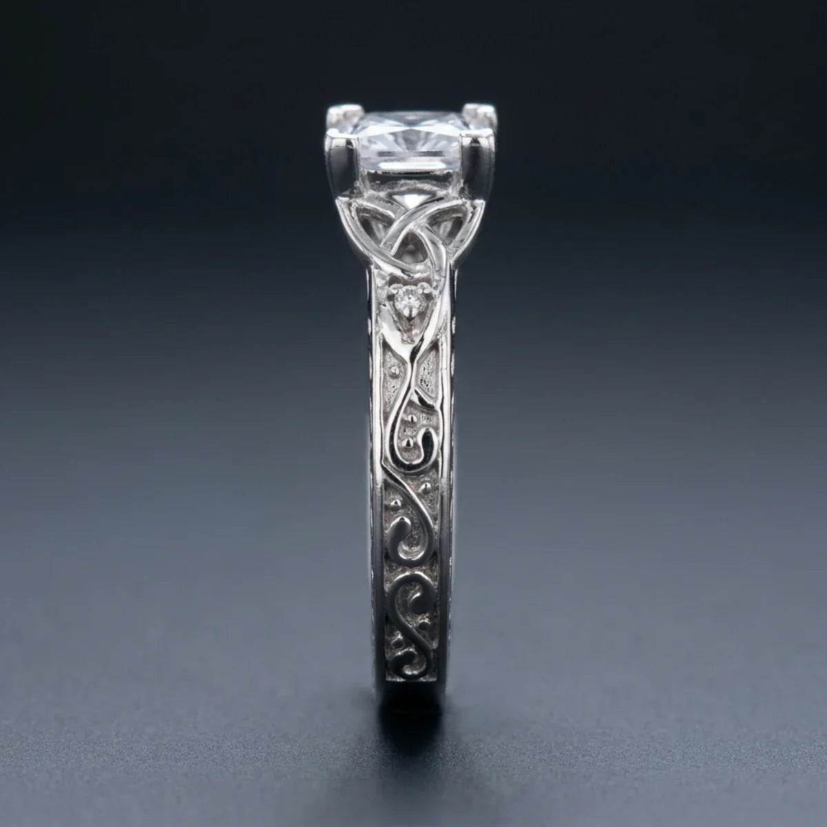 Trinity Knot™ Ring — 18K White Gold | Diamond
