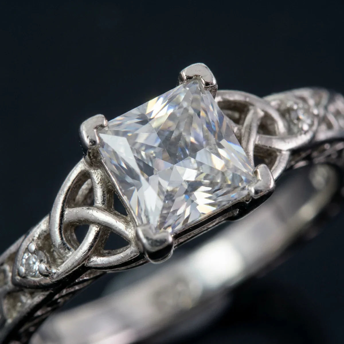 Trinity Knot™ Ring — 18K White Gold | Diamond