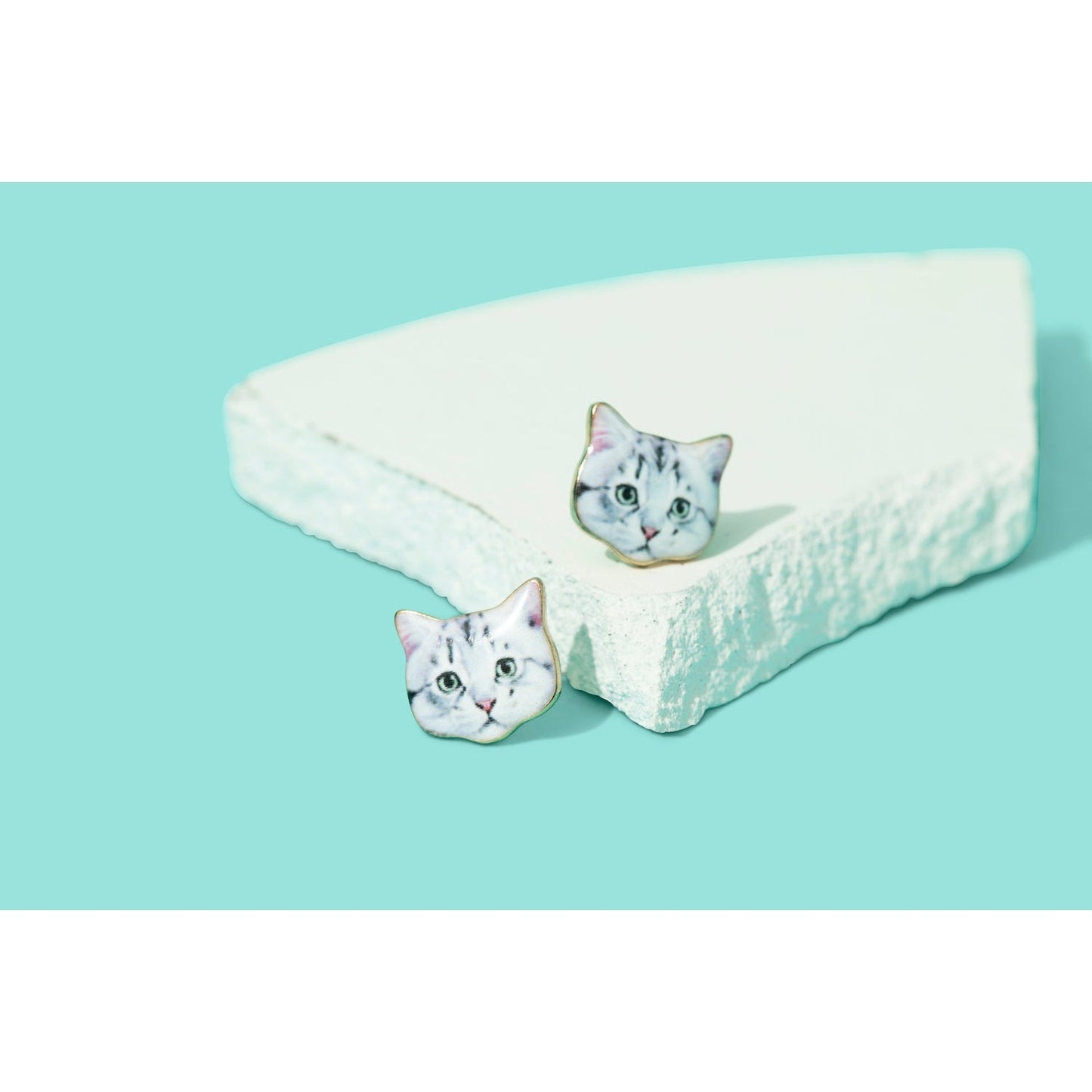 Plaintive Cat Face Stud Earrings