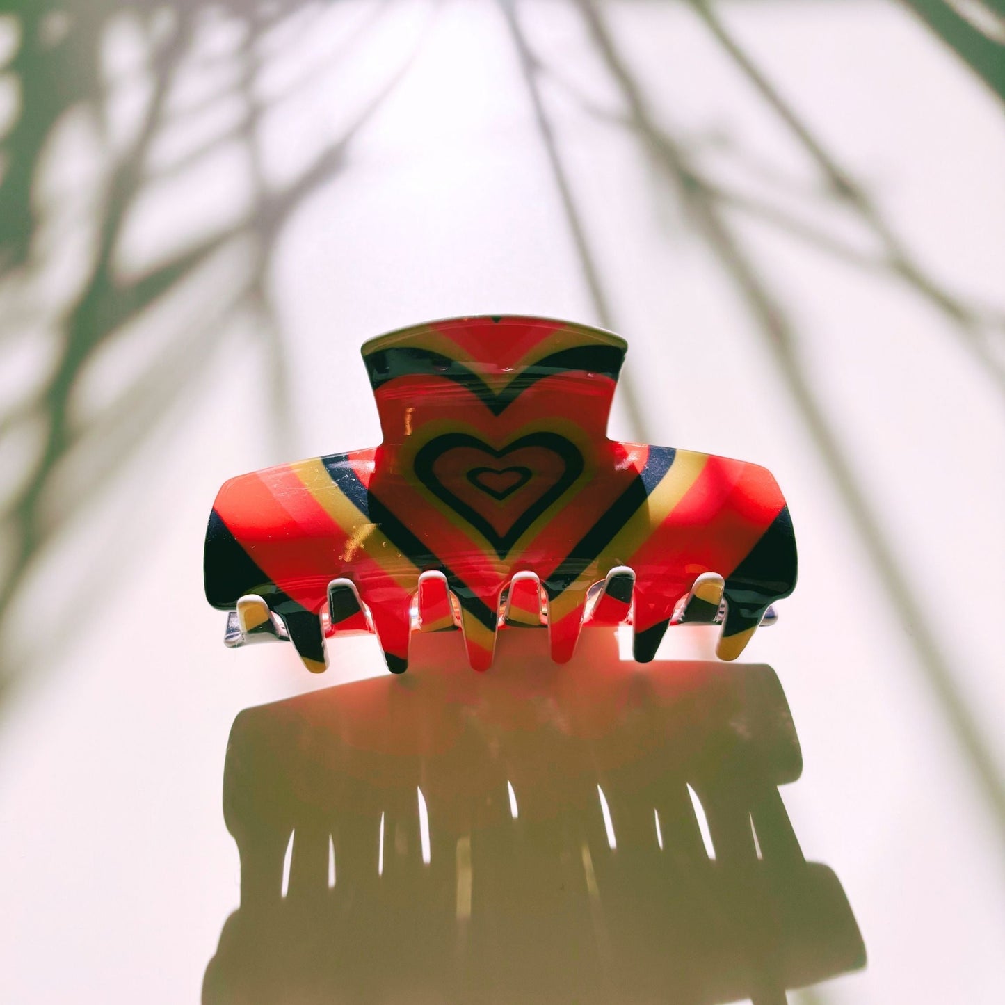 The Foxy in Warm ‘70s Sunrise Hair Claw | Hearts Claw Clip in Velvet Travel Bag