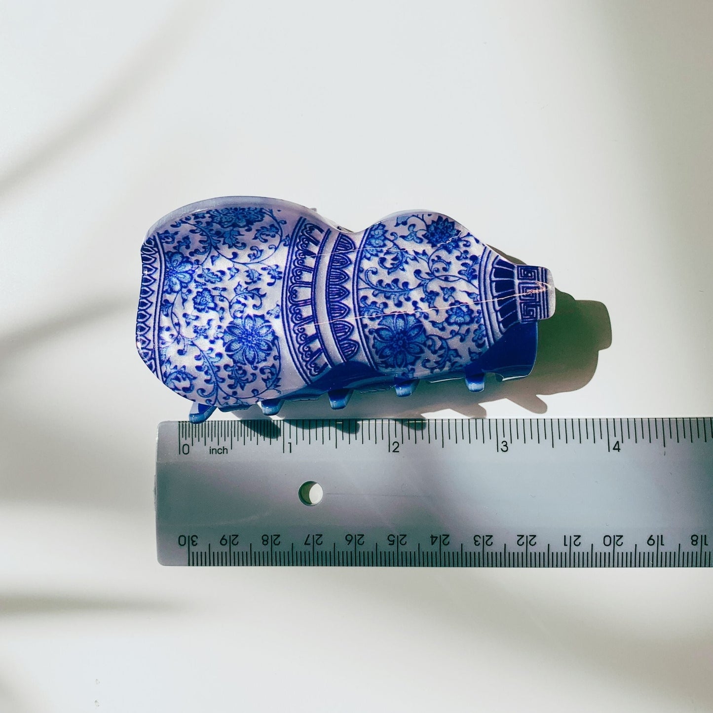 Velvet Claws Antique Vase Hair Clip