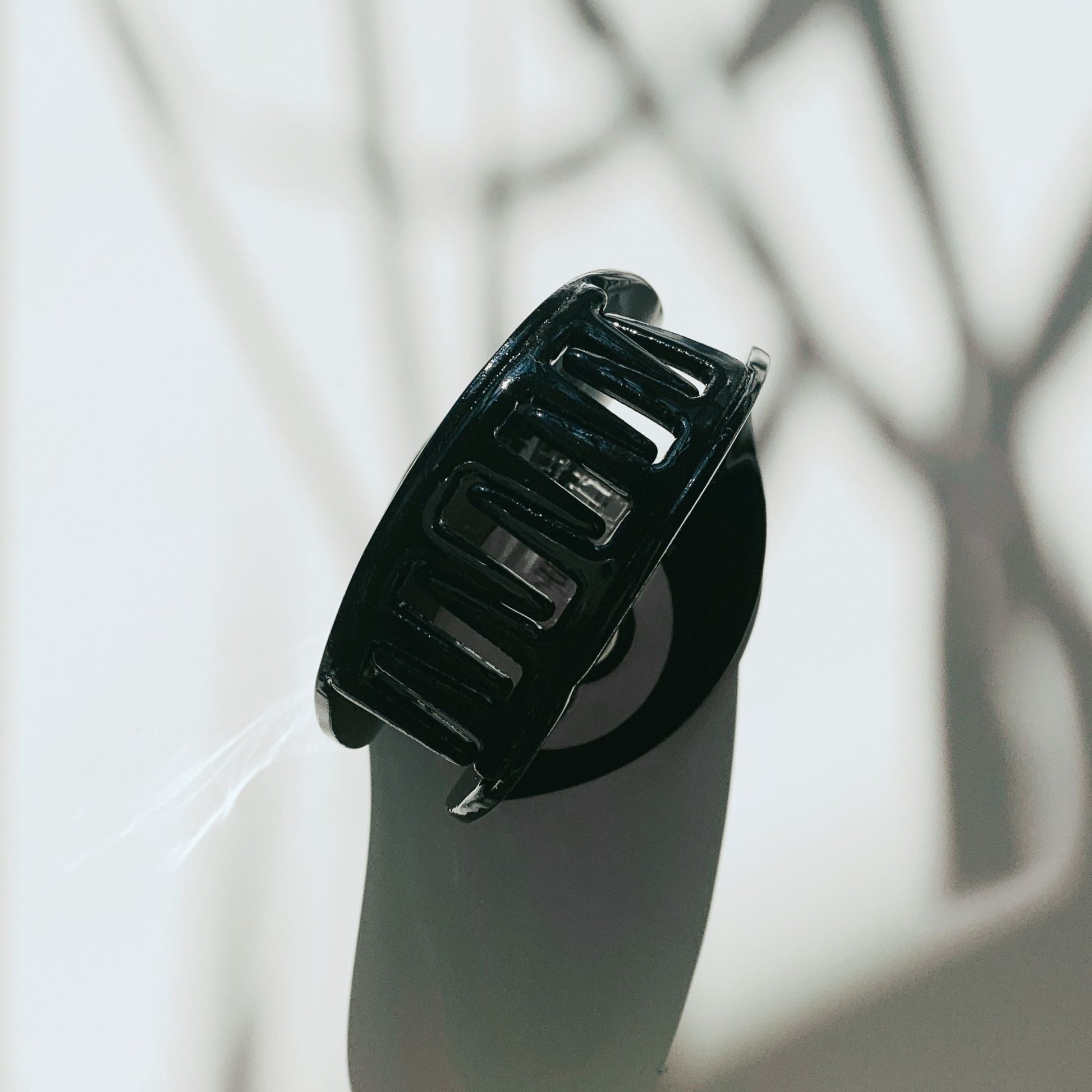 Velvet Claws Eight Ball Hair Claw