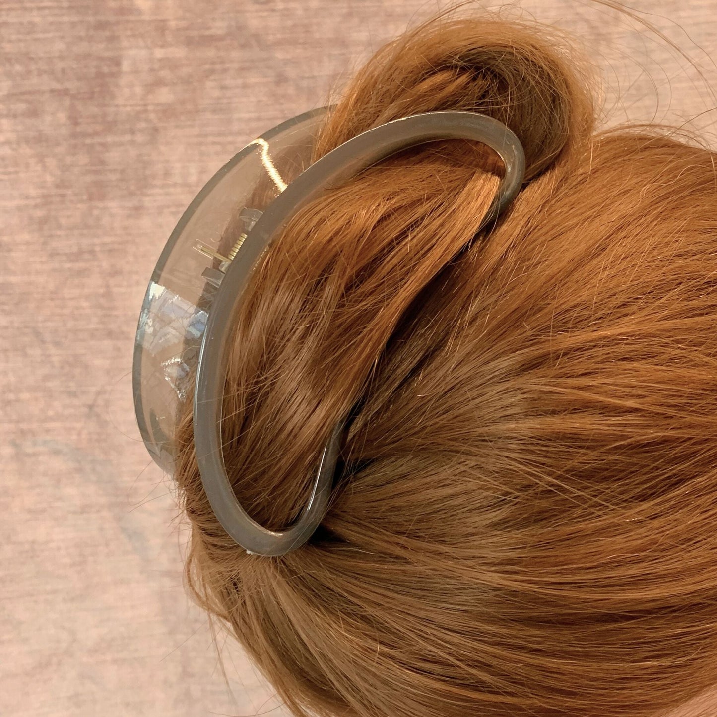 Velvet Claws The Bean Hair Claw in Smoke