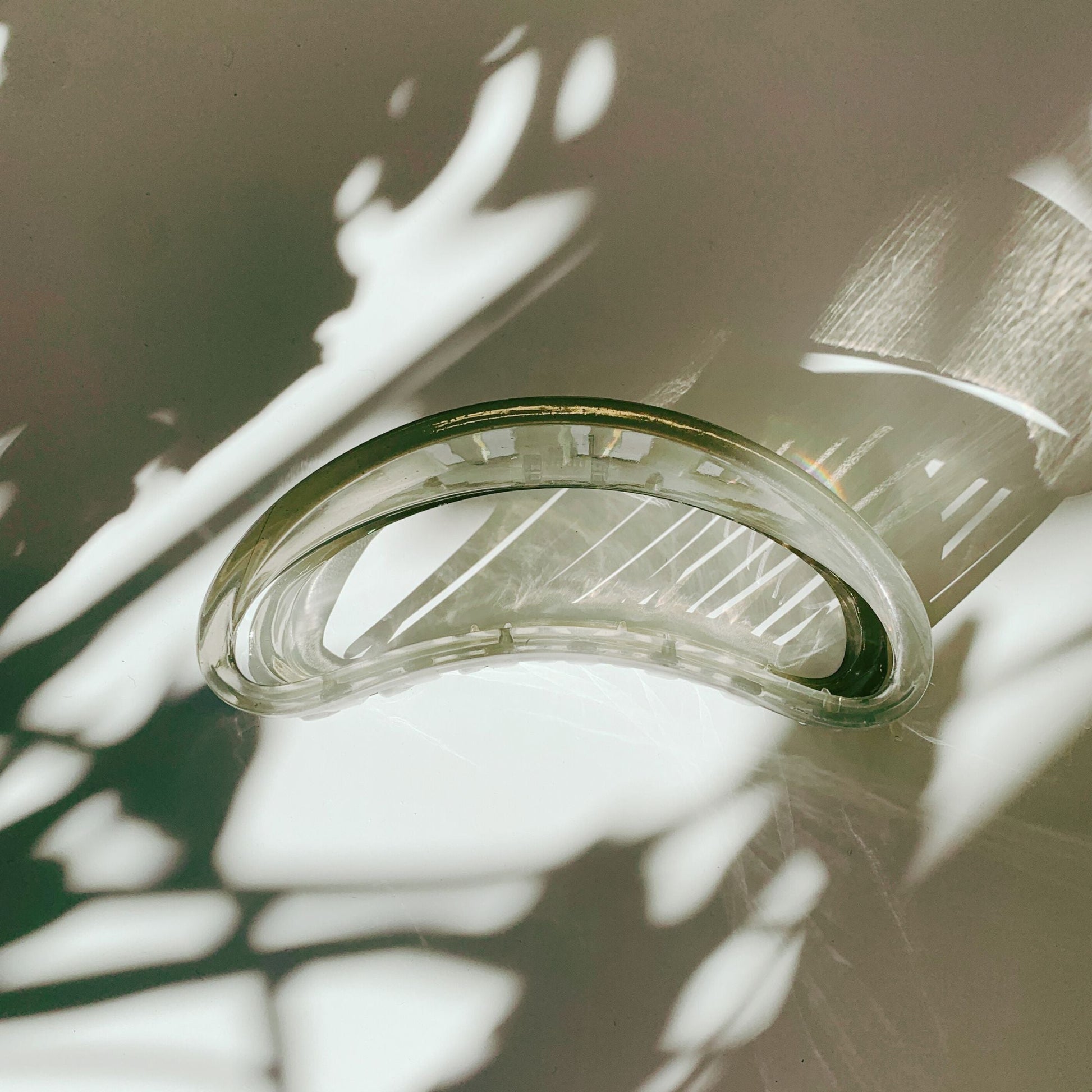 Velvet Claws The Bean Hair Claw in Smoke