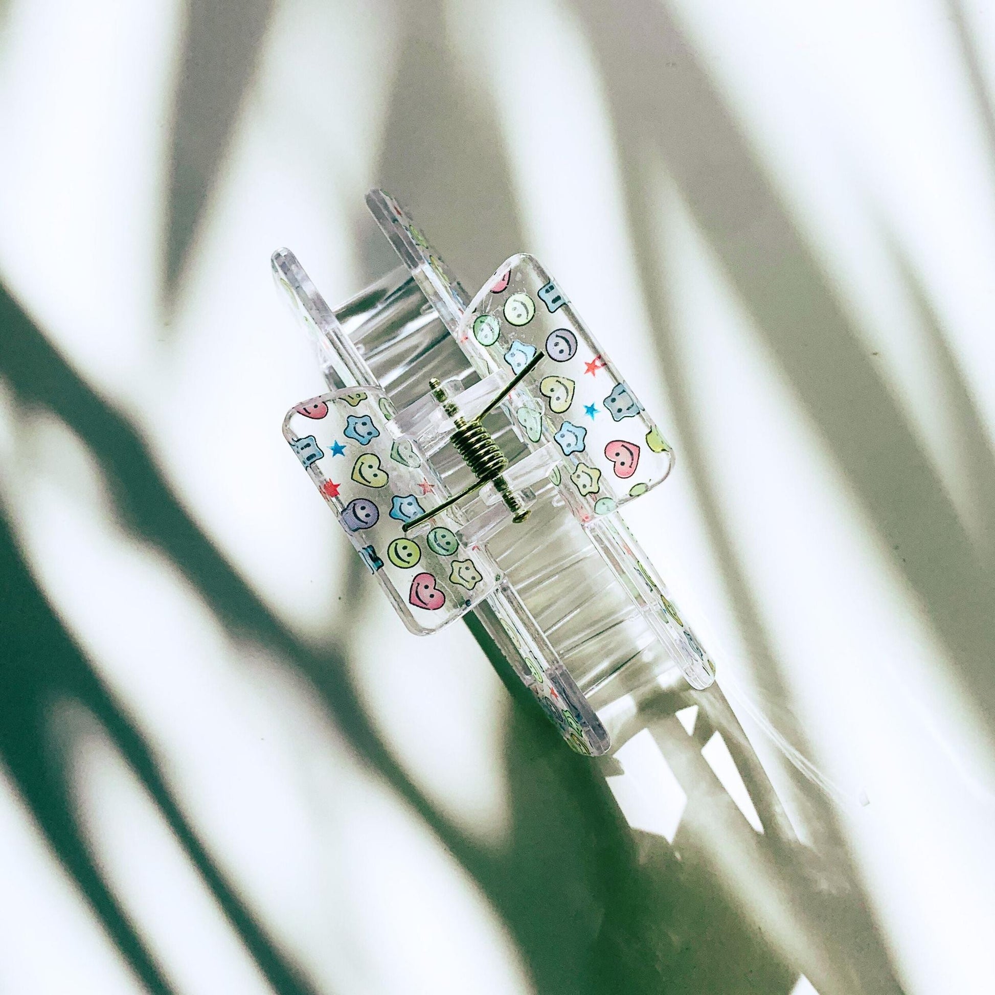 Velvet Claws The Crystal Hair Claw in Kawaii Smile