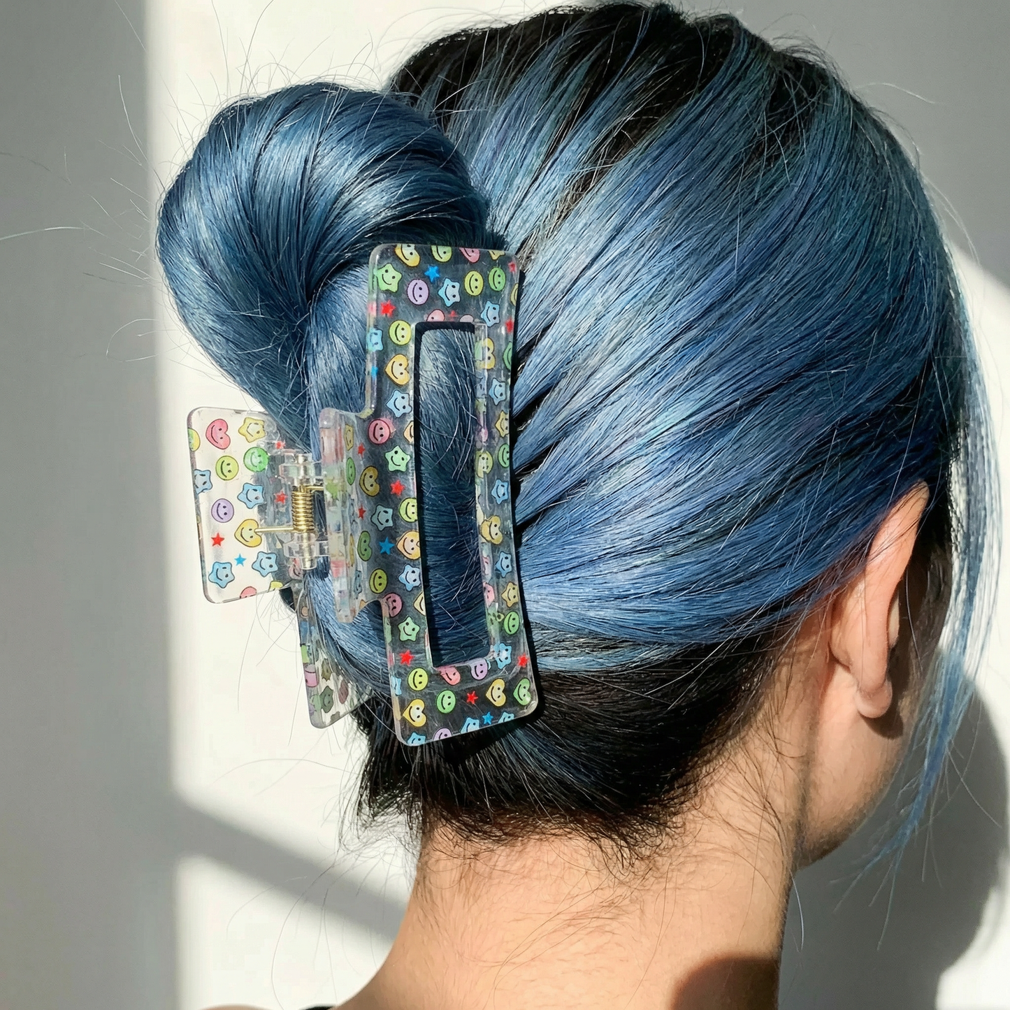 Velvet Claws The Crystal Hair Claw in Kawaii Smile