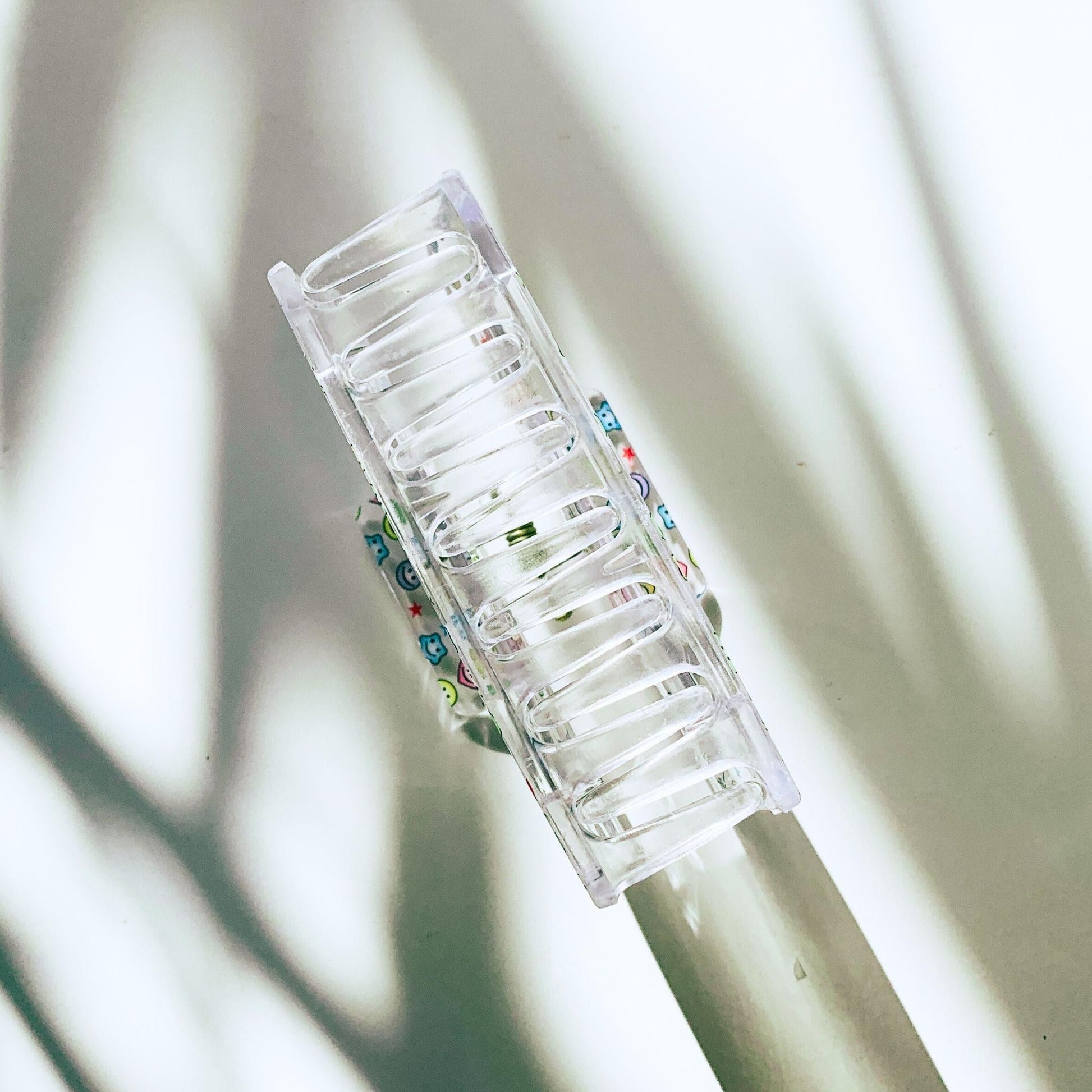 Velvet Claws The Crystal Hair Claw in Kawaii Smile