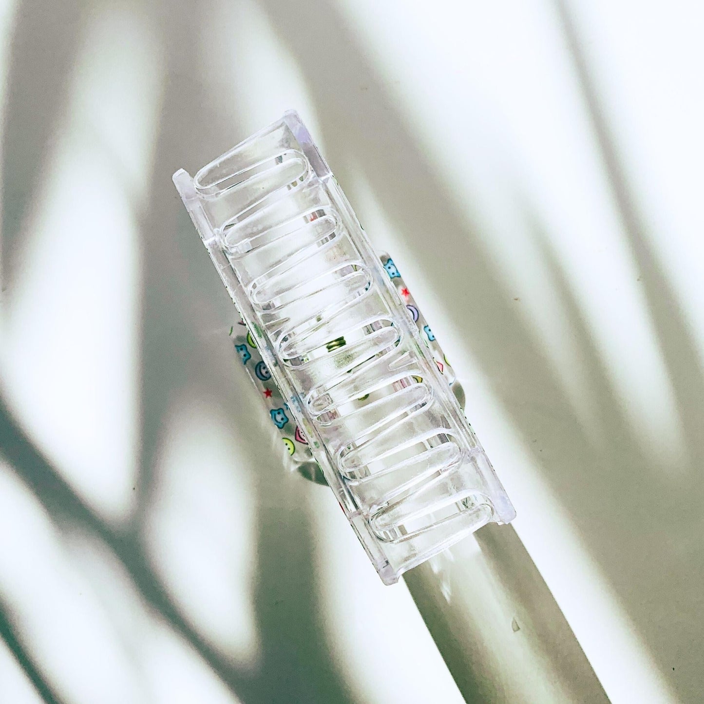 Velvet Claws The Crystal Hair Claw in Kawaii Smile