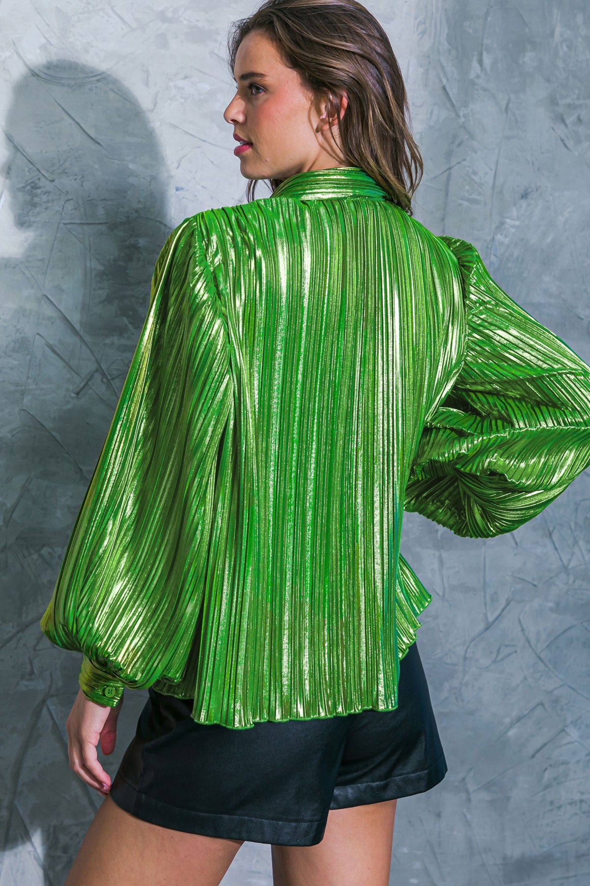 CUTY AESTHETIC FOILED TOP